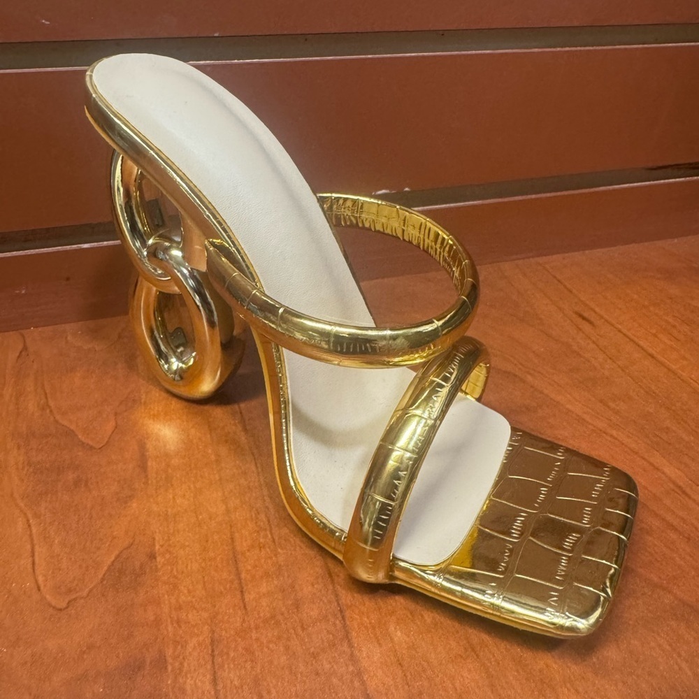 Elegant Gold Women's Heels - Picture 5 of 12